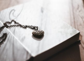 Jak czyścić biżuterię? -Domowe sposoby biżuteria