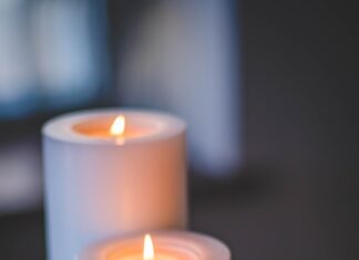 Świece zapachowe w salonie – jak wybrać je w trzech prostych krokach? Świece zapachowe w salonie
