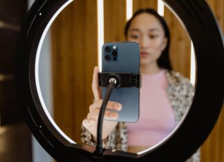 Jakie wyzwania na Tik Toku warto podejmować, żeby zdobyć popularność w krótkim czasie?