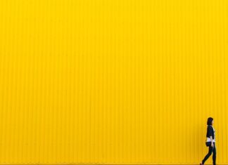 Co oznacza żółty wykrzyknik na desce rozdzielczej? Co oznacza żółty wykrzyknik na desce rozdzielczej?