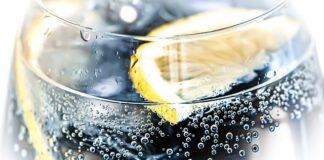 Jak przygotować ścianę pod tapetę Flizelinową?