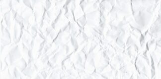 Co położyć na nierówną podłogę?