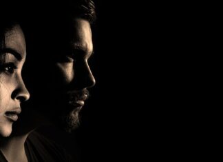 Jak zmienić kierunek obrotów w szlifierce kątowej? Jak zmienić kierunek obrotów w szlifierce kątowej?