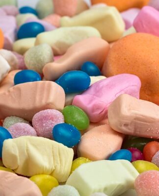 Ile pianki wokół okna?