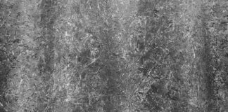 Czym wyrównać beton pod płytki?