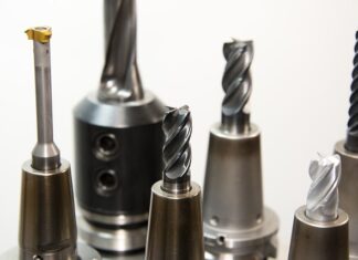 Jak wyszlifować frezy w drewnie?