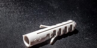 Jakie kołki do kotew okiennych?