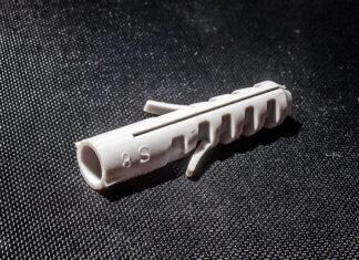 Jakie kołki do kotew okiennych?