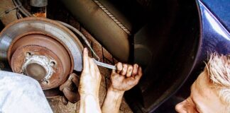 Jak mocno dokręcić świece bez klucza dynamometrycznego?