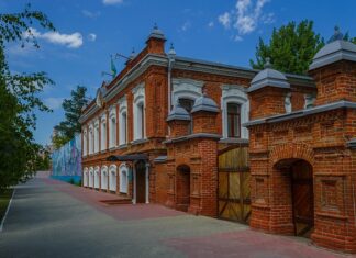 Ile cegieł na 1 metr komina? Ile cegieł na 1 metr komina?