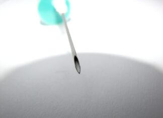 Czy dozwolone jest umieszczanie w pojeździe lub na nim urządzeń stanowiących obowiązkowe wyposażenie pojazdu uprzywilejowanego? Czy dozwolone jest umieszczanie w pojeździe lub na nim urządzeń stanowiących obowiązkowe wyposażenie pojazdu uprzywilejowanego?