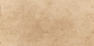 Jaki papier ścierny do drewna przed malowaniem?