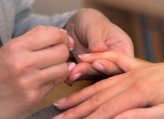 Ile mikronów ma oryginalny lakier Toyota?