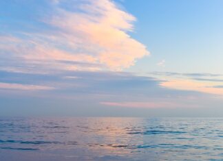 Czy można podłączyć lampę bez uziemienia?