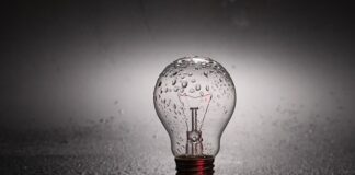 Jaka żarówka do oświetlenia tablicy rejestracyjnej Astra H?