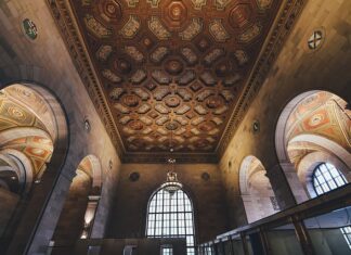 Ile sufit nad oknem? Ile sufit nad oknem?