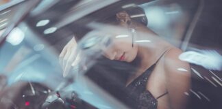 Ile jest w samochodzie świateł mijania?