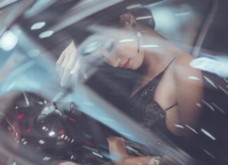 Ile jest w samochodzie świateł mijania?