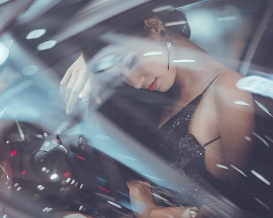 Ile jest w samochodzie świateł mijania?