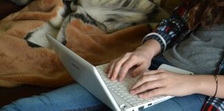 Kto może używać niebieskich sygnałów świetlnych?