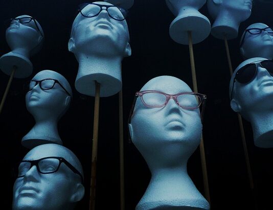 Czemu styropian odpada od ściany?