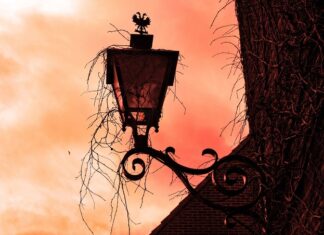 Jak naprawić mocowanie reflektora?