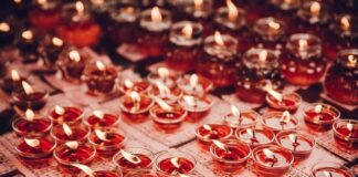 Po której stronie znajduje się światło cofania?