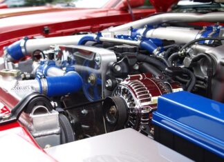 Który model silnika został zainstalowany w Mitsubishi Lancer Evolution 10?