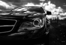 Czym się różni ksenon od soczewki?