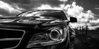 Czym się różni ksenon od soczewki?