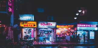 Co oznacza strzałka na lampie?