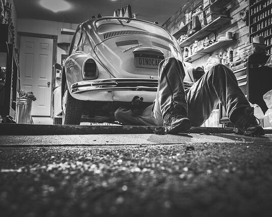 Jak naprawić porysowany reflektor?