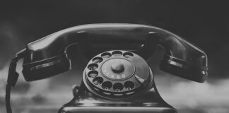 Jak podłączyć telefon do Mitsubishi Lancer?