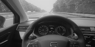 Jak korzystać z tempomatu?