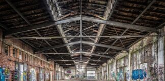 Jakie oświetlenie do garażu blaszanego?