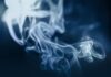 Czym wyróżniają się Dark Line – liquidy do e-papierosów i co warto wiedzieć o ich składzie? dym